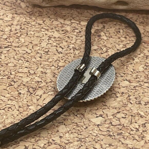 - Gothic Skull Rose Witch Leather Bolo Tie Lariat Necklace Wedding Purple Xmas - Picture 13 of 16